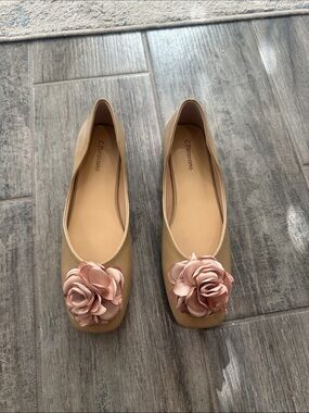 CPapavaro Nude Ballet Flats with Pink Rose Appliqué